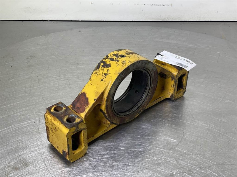 Cat 924G-128-0219-Axle bearing block/Lagerblock - Asis un rezerves daļas - Celtniecības tehnika: foto 2 Cat 924G-128-0219-Axle bearing block/Lagerblock - Asis un rezerves daļas - Celtniecības tehnika: foto 2