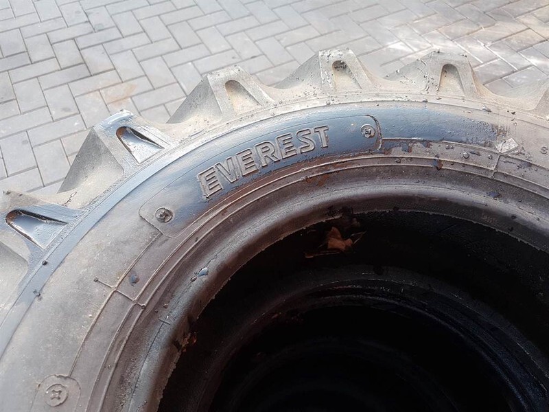 Everest 10.0/75-15.3 - Tire/Reifen/Band - Riepa - Celtniecības tehnika: foto 3 Everest 10.0/75-15.3 - Tire/Reifen/Band - Riepa - Celtniecības tehnika: foto 3