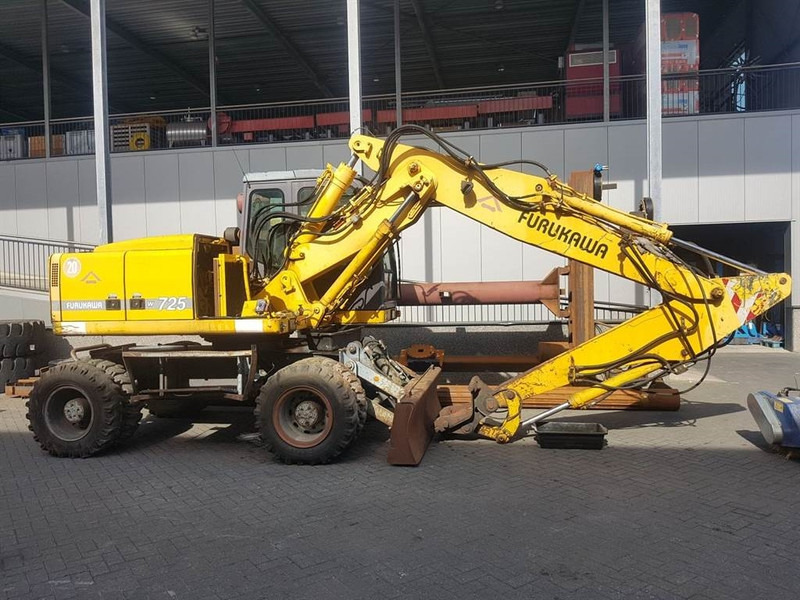 Furukawa W 725 LS (For parts) - Riteņu ekskavators: foto 1 Furukawa W 725 LS (For parts) - Riteņu ekskavators: foto 1