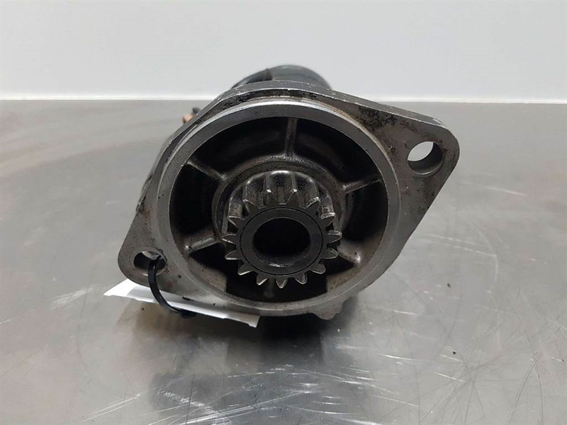 Hitachi 12V 15T 2,5KW - Starter/Anlasser/Startmotor - Dzinējs - Celtniecības tehnika: foto 4 Hitachi 12V 15T 2,5KW - Starter/Anlasser/Startmotor - Dzinējs - Celtniecības tehnika: foto 4