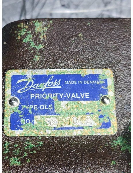 Hitachi W110A-Sauer Danfoss OLS160-152B1012-Priority valve - Hidraulika - Celtniecības tehnika: foto 4 Hitachi W110A-Sauer Danfoss OLS160-152B1012-Priority valve - Hidraulika - Celtniecības tehnika: foto 4