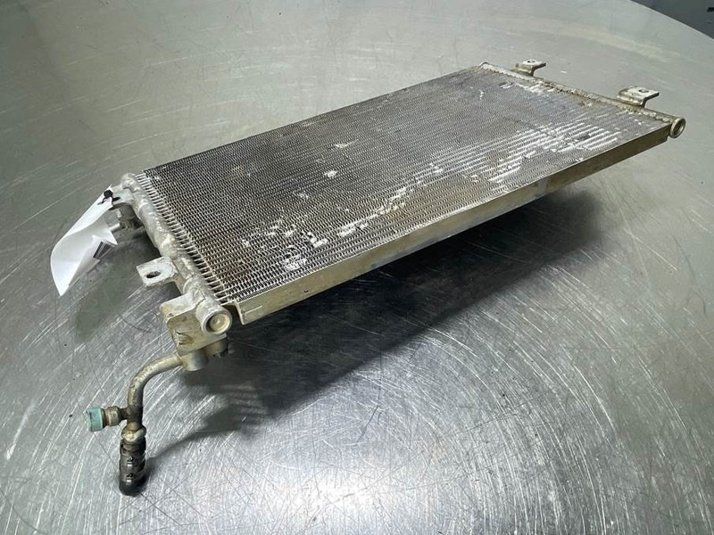 Hyundai HL757-7A-A2W01133-Airco condenser/Klimakondensator - Rāmis/ Šasija - Celtniecības tehnika: foto 3 Hyundai HL757-7A-A2W01133-Airco condenser/Klimakondensator - Rāmis/ Šasija - Celtniecības tehnika: foto 3