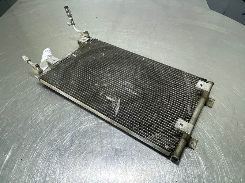 Hyundai HL757-7A-A2W01133-Airco condenser/Klimakondensator - Rāmis/ Šasija - Celtniecības tehnika: foto 5 Hyundai HL757-7A-A2W01133-Airco condenser/Klimakondensator - Rāmis/ Šasija - Celtniecības tehnika: foto 5