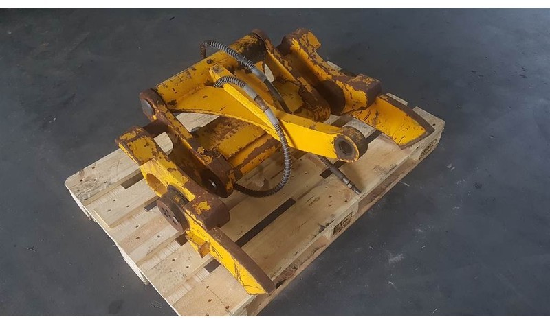 JCB 409 - Quick coupler/Schnellwechsler/Snelwissel - Ātrā sakabe: foto 1 JCB 409 - Quick coupler/Schnellwechsler/Snelwissel - Ātrā sakabe: foto 1