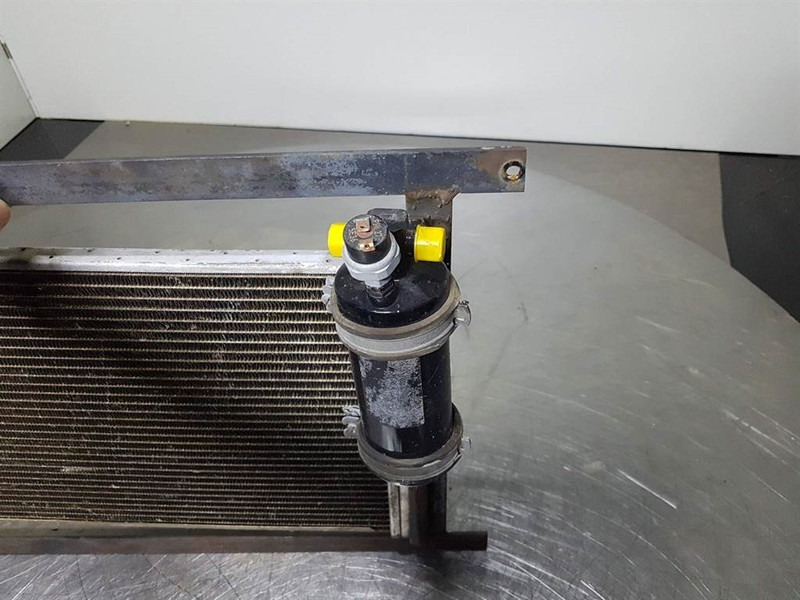 JCB 416 HT-Airco condenser/Klimakondensator/Koeler - Rāmis/ Šasija - Celtniecības tehnika: foto 4 JCB 416 HT-Airco condenser/Klimakondensator/Koeler - Rāmis/ Šasija - Celtniecības tehnika: foto 4