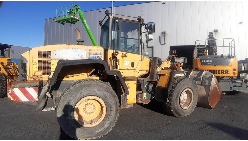 Komatsu WA 320 - 5H (For parts) - Riteņu iekrāvējs: foto 3 Komatsu WA 320 - 5H (For parts) - Riteņu iekrāvējs: foto 3