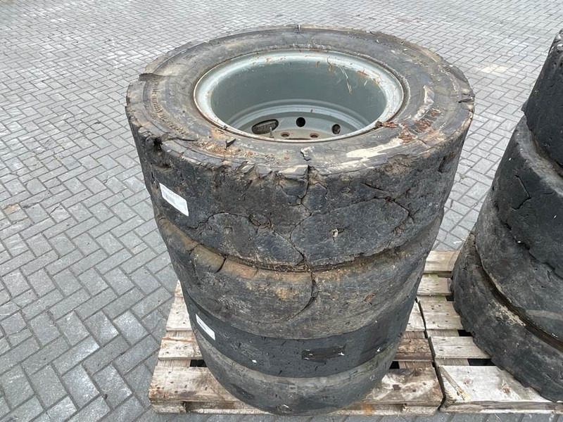 Liebherr 10.00-20 - Tire/Reifen/Band - Riepas un diski - Celtniecības tehnika: foto 4 Liebherr 10.00-20 - Tire/Reifen/Band - Riepas un diski - Celtniecības tehnika: foto 4
