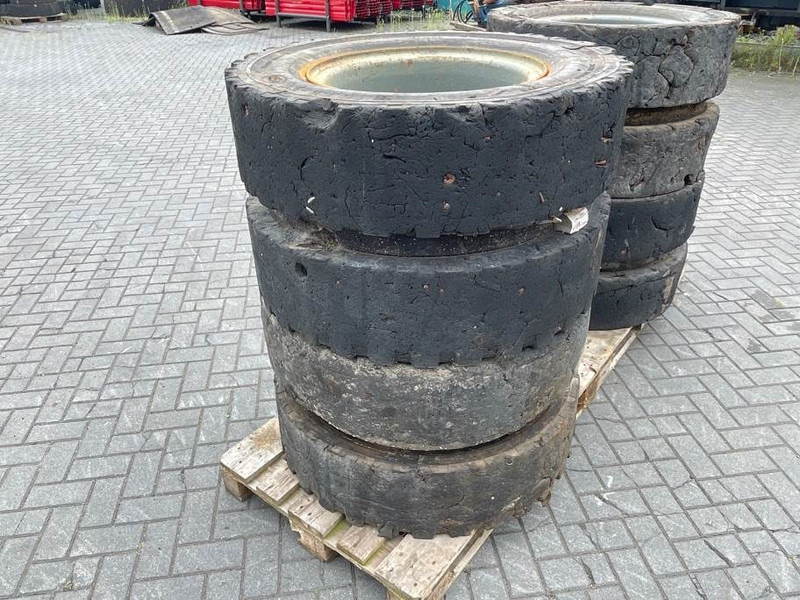 Liebherr 10.00-20 - Tire/Reifen/Band - Riepas un diski - Celtniecības tehnika: foto 2 Liebherr 10.00-20 - Tire/Reifen/Band - Riepas un diski - Celtniecības tehnika: foto 2