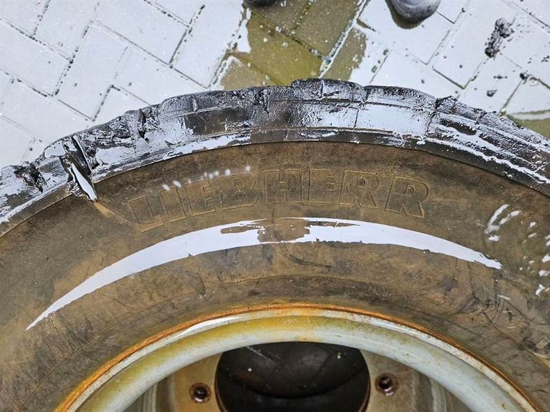 Liebherr 12.00-20 SOLID - Tire/Reifen/Band - Riepas un diski - Celtniecības tehnika: foto 4 Liebherr 12.00-20 SOLID - Tire/Reifen/Band - Riepas un diski - Celtniecības tehnika: foto 4
