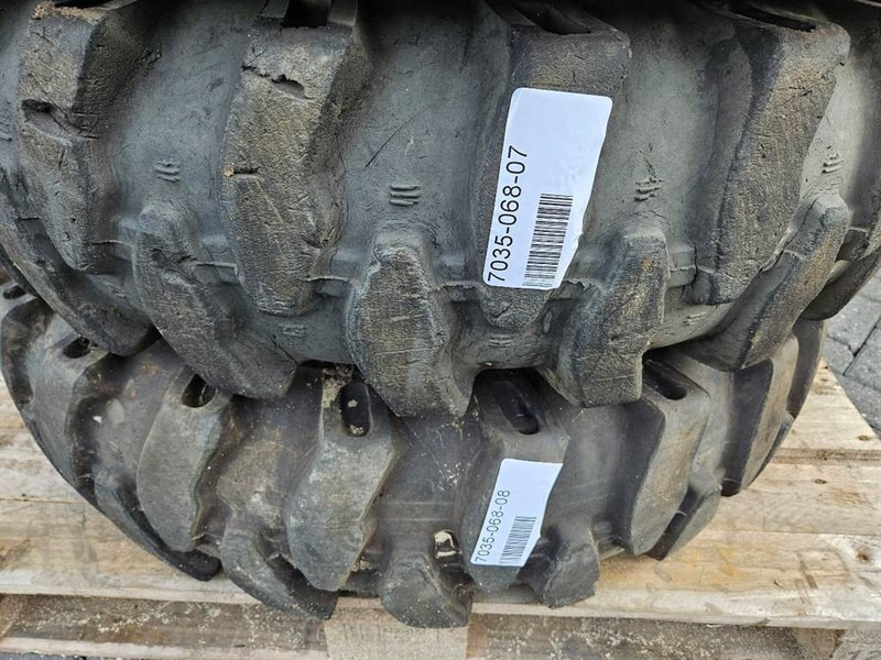 Liebherr A924B-Athletik 10.00-20-Tire/Reifen/Band - Riepas un diski - Celtniecības tehnika: foto 2 Liebherr A924B-Athletik 10.00-20-Tire/Reifen/Band - Riepas un diski - Celtniecības tehnika: foto 2