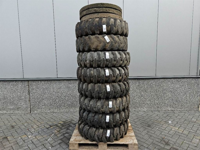 Liebherr A924B-Athletik 10.00-20-Tire/Reifen/Band - Riepas un diski - Celtniecības tehnika: foto 1 Liebherr A924B-Athletik 10.00-20-Tire/Reifen/Band - Riepas un diski - Celtniecības tehnika: foto 1