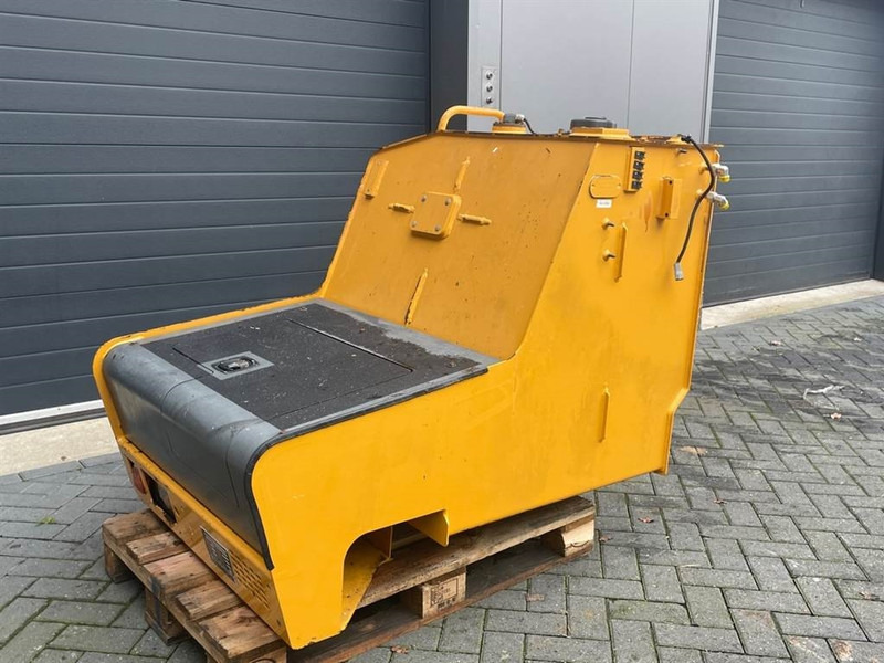 Rāmis/ Šasija - Celtniecības tehnika Liebherr A934C-10068205-Fuel tank/Kraftstofftank: foto 6 Rāmis/ Šasija - Celtniecības tehnika Liebherr A934C-10068205-Fuel tank/Kraftstofftank: foto 6