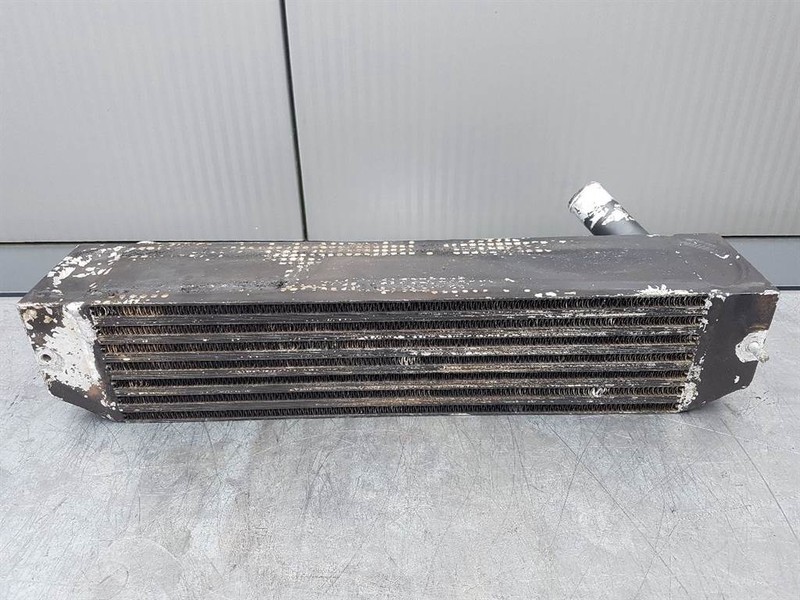 Liebherr L514-10664351/10492697-Charge air cooler/Kühler - Dzinējs un rezerves daļas - Celtniecības tehnika: foto 2 Liebherr L514-10664351/10492697-Charge air cooler/Kühler - Dzinējs un rezerves daļas - Celtniecības tehnika: foto 2