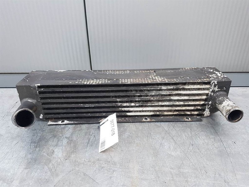 Liebherr L514-10664351/10492697-Charge air cooler/Kühler - Dzinējs un rezerves daļas - Celtniecības tehnika: foto 1 Liebherr L514-10664351/10492697-Charge air cooler/Kühler - Dzinējs un rezerves daļas - Celtniecības tehnika: foto 1