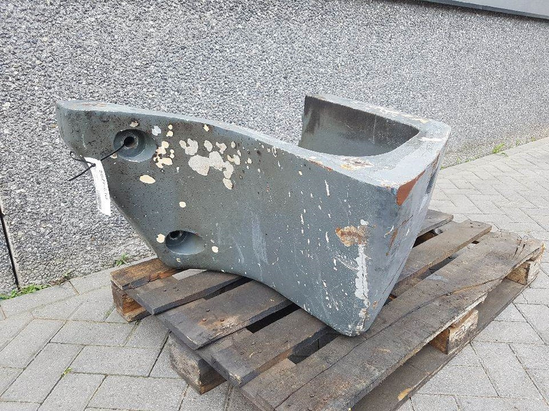 Liebherr L514 - 8925057 - Counterweight/Heckgewicht - Rāmis/ Šasija: foto 2 Liebherr L514 - 8925057 - Counterweight/Heckgewicht - Rāmis/ Šasija: foto 2