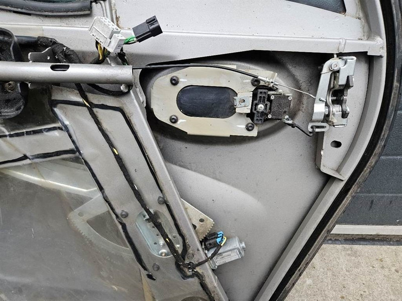 Manitou MLT737-130PS+ - Door/Tür/Deur - Kabīne un interjers - Celtniecības tehnika: foto 4 Manitou MLT737-130PS+ - Door/Tür/Deur - Kabīne un interjers - Celtniecības tehnika: foto 4