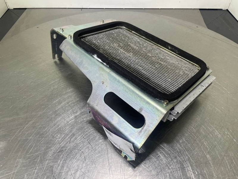 Mecalac 12MTX-5370437-Airco condenser/Klimakondensator - Rāmis/ Šasija - Celtniecības tehnika: foto 5 Mecalac 12MTX-5370437-Airco condenser/Klimakondensator - Rāmis/ Šasija - Celtniecības tehnika: foto 5