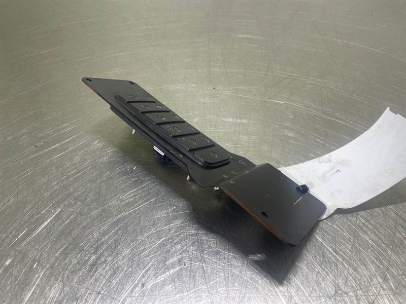 Mecalac 12MTX-6160071-Control cluster/Auftragstastatur - Kabīne un interjers - Celtniecības tehnika: foto 4 Mecalac 12MTX-6160071-Control cluster/Auftragstastatur - Kabīne un interjers - Celtniecības tehnika: foto 4