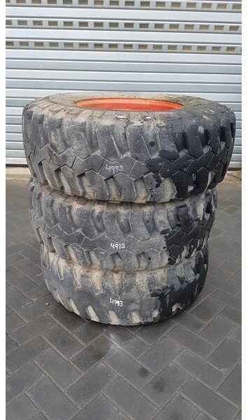 Michelin 335/80R18 (12.5R18) - Tyre/Reifen/Band - Riepas un diski - Celtniecības tehnika: foto 1 Michelin 335/80R18 (12.5R18) - Tyre/Reifen/Band - Riepas un diski - Celtniecības tehnika: foto 1
