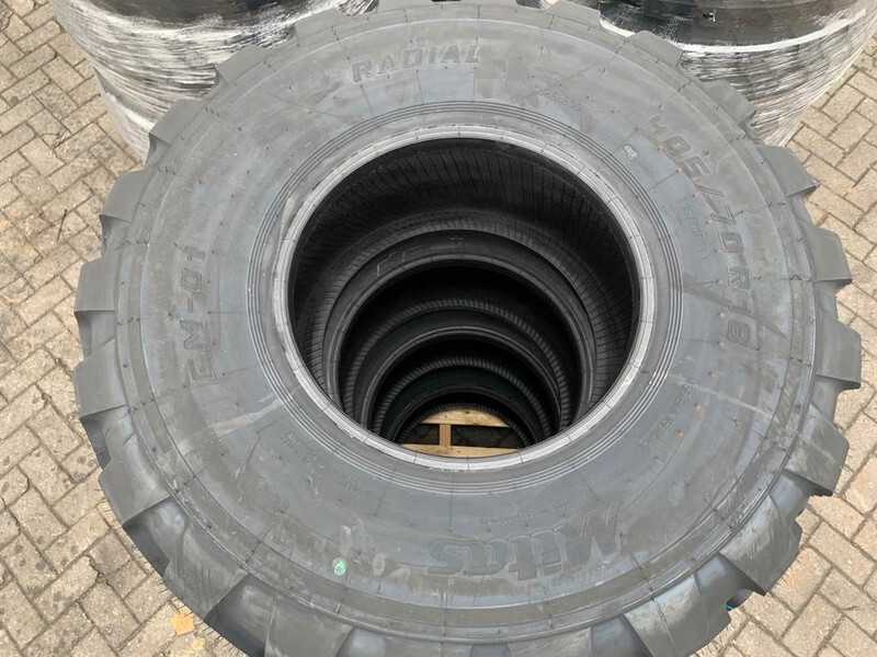 Mitas 405/70R18 (16/70R18) - Tyre/Reifen/Band - Riepa - Celtniecības tehnika: foto 4 Mitas 405/70R18 (16/70R18) - Tyre/Reifen/Band - Riepa - Celtniecības tehnika: foto 4