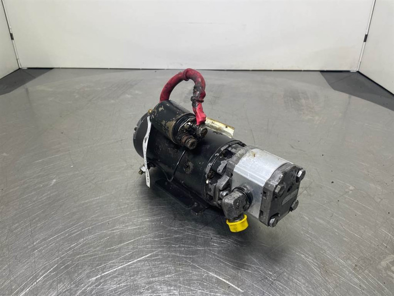 New Holland W110C-84419597-Compact-/steering unit - Hidraulika - Celtniecības tehnika: foto 3 New Holland W110C-84419597-Compact-/steering unit - Hidraulika - Celtniecības tehnika: foto 3