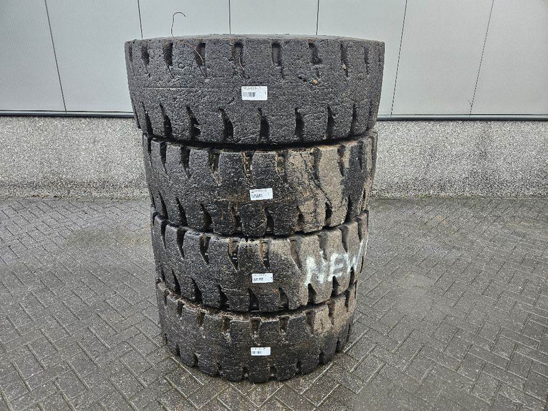 New Holland W110C-Barkley 17.5R25-Tire/Reifen/Band - Riepas un diski - Celtniecības tehnika: foto 1 New Holland W110C-Barkley 17.5R25-Tire/Reifen/Band - Riepas un diski - Celtniecības tehnika: foto 1