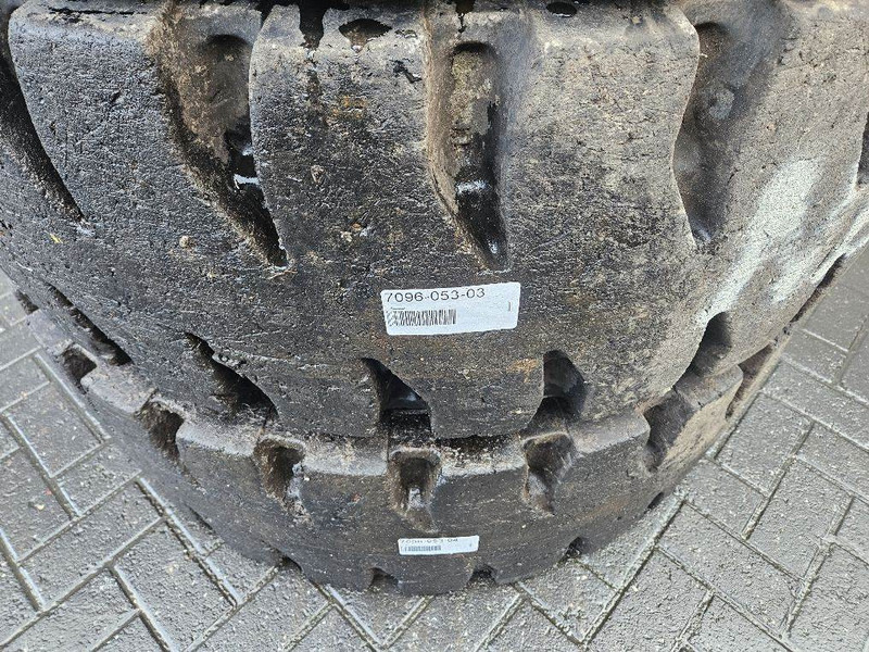 New Holland W110C-Barkley 17.5R25-Tire/Reifen/Band - Riepas un diski - Celtniecības tehnika: foto 3 New Holland W110C-Barkley 17.5R25-Tire/Reifen/Band - Riepas un diski - Celtniecības tehnika: foto 3