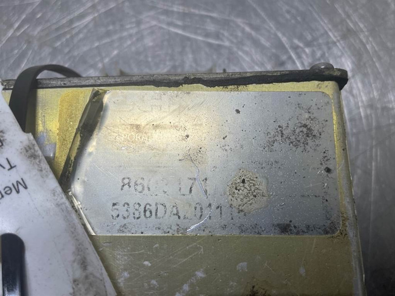 New Holland W110C-CNH 8603171-ECU/Control box/Steuermodul - Elektrosistēma - Celtniecības tehnika: foto 4 New Holland W110C-CNH 8603171-ECU/Control box/Steuermodul - Elektrosistēma - Celtniecības tehnika: foto 4