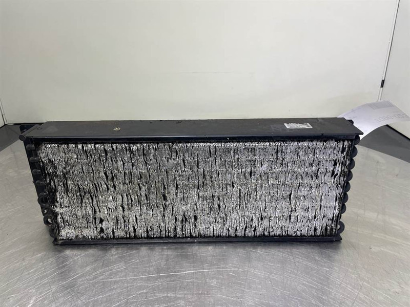 New Holland W110C-Denso 76082744-Airco condenser - Rāmis/ Šasija - Celtniecības tehnika: foto 1 New Holland W110C-Denso 76082744-Airco condenser - Rāmis/ Šasija - Celtniecības tehnika: foto 1