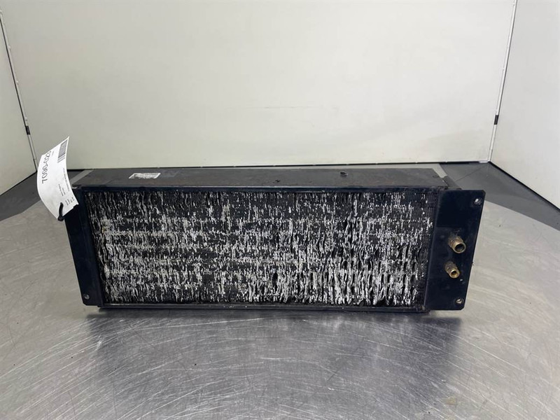 New Holland W110C-Denso 76082744-Airco condenser - Rāmis/ Šasija - Celtniecības tehnika: foto 3 New Holland W110C-Denso 76082744-Airco condenser - Rāmis/ Šasija - Celtniecības tehnika: foto 3