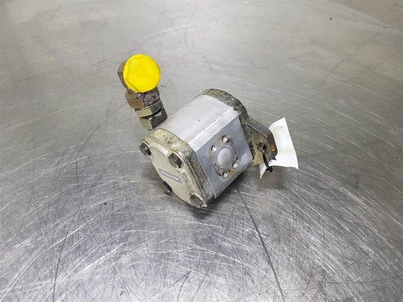 O & K L20I-Haldex W15A1-33-R-5-K-06-N-N-Gearpump - Hidraulika: foto 2 O & K L20I-Haldex W15A1-33-R-5-K-06-N-N-Gearpump - Hidraulika: foto 2