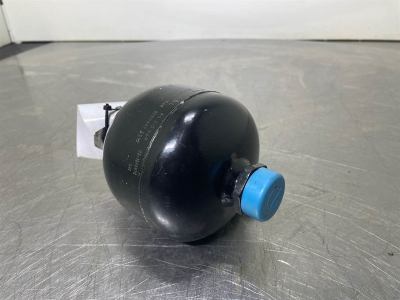 O & K L25.5-075-1315-053-611-Accumulator/Hydrospeicher - Hidraulika - Celtniecības tehnika: foto 3 O & K L25.5-075-1315-053-611-Accumulator/Hydrospeicher - Hidraulika - Celtniecības tehnika: foto 3