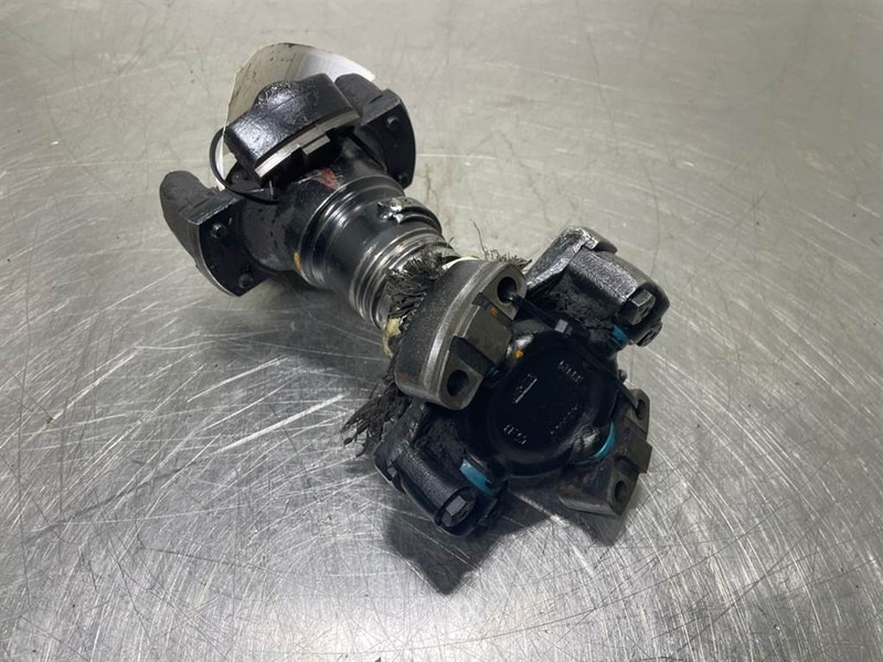 O & K L25.5 - Propshaft/Gelenkwelle/Cardanas - Asis un rezerves daļas - Celtniecības tehnika: foto 3 O & K L25.5 - Propshaft/Gelenkwelle/Cardanas - Asis un rezerves daļas - Celtniecības tehnika: foto 3