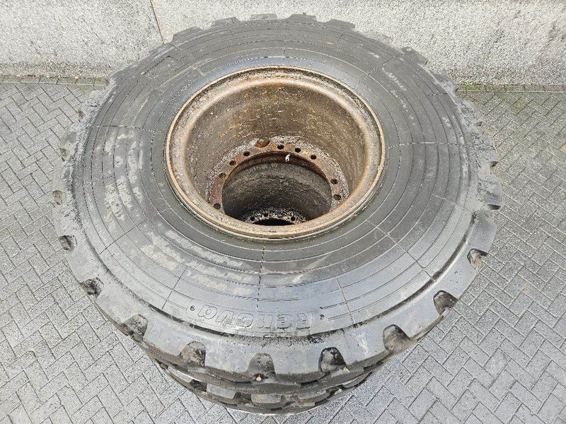 O & K L25.5-Renova 20.5R25-Tire/Reifen/Band - Riepas un diski - Celtniecības tehnika: foto 4 O & K L25.5-Renova 20.5R25-Tire/Reifen/Band - Riepas un diski - Celtniecības tehnika: foto 4