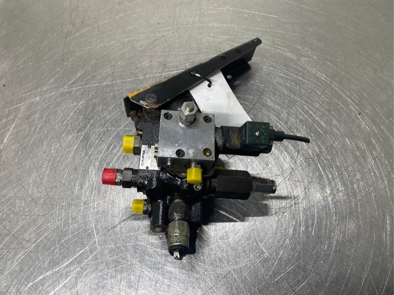 O & K L25.5-Safim 191826/FP3-Brake pedal/Bremspedal - Kabīne un interjers - Celtniecības tehnika: foto 4 O & K L25.5-Safim 191826/FP3-Brake pedal/Bremspedal - Kabīne un interjers - Celtniecības tehnika: foto 4