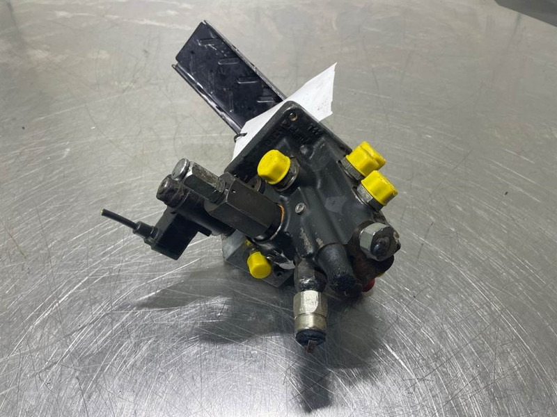 O & K L25.5-Safim 191826/FP3-Brake pedal/Bremspedal - Kabīne un interjers - Celtniecības tehnika: foto 5 O & K L25.5-Safim 191826/FP3-Brake pedal/Bremspedal - Kabīne un interjers - Celtniecības tehnika: foto 5