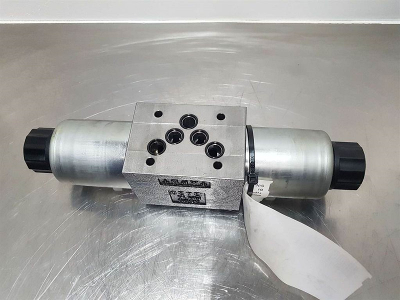 Parker D3W002CNJW42 - Valve/Ventile/Ventiel - Hidraulika - Celtniecības tehnika: foto 3 Parker D3W002CNJW42 - Valve/Ventile/Ventiel - Hidraulika - Celtniecības tehnika: foto 3