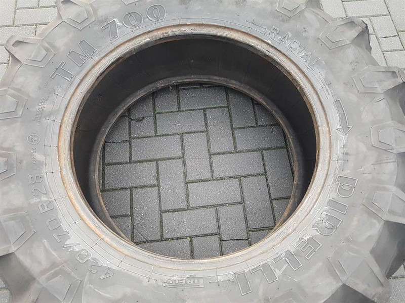 Pirelli 420/70R28-Tire/Reifen/Band - Riepas un diski - Celtniecības tehnika: foto 4 Pirelli 420/70R28-Tire/Reifen/Band - Riepas un diski - Celtniecības tehnika: foto 4