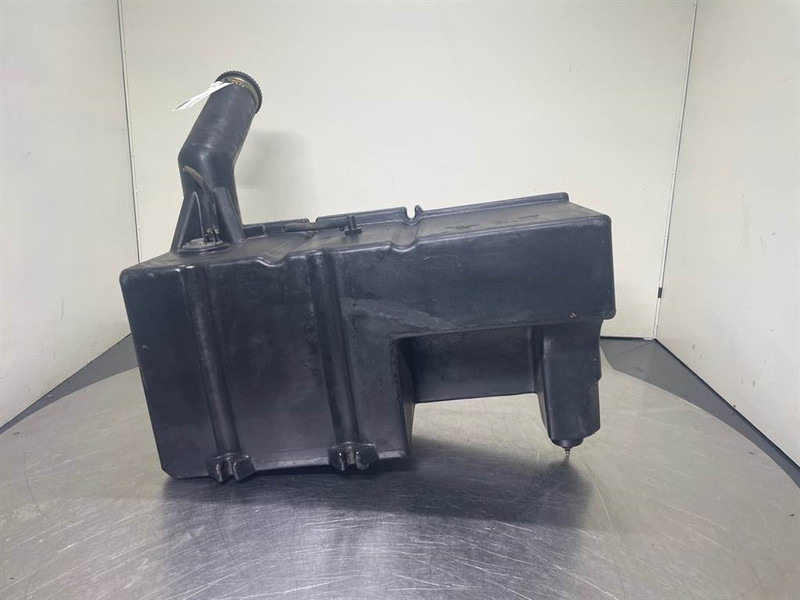 Schaeff SKL834-5267010034/6414014102-Fuel tank - Rāmis/ Šasija - Celtniecības tehnika: foto 3 Schaeff SKL834-5267010034/6414014102-Fuel tank - Rāmis/ Šasija - Celtniecības tehnika: foto 3