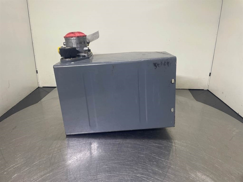 Schaeff SKL834-6452013001-Tank/Behälter/Reservoir - Hidraulika - Celtniecības tehnika: foto 3 Schaeff SKL834-6452013001-Tank/Behälter/Reservoir - Hidraulika - Celtniecības tehnika: foto 3