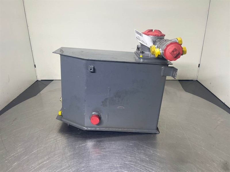 Schaeff SKL834-6452013001-Tank/Behälter/Reservoir - Hidraulika - Celtniecības tehnika: foto 1 Schaeff SKL834-6452013001-Tank/Behälter/Reservoir - Hidraulika - Celtniecības tehnika: foto 1