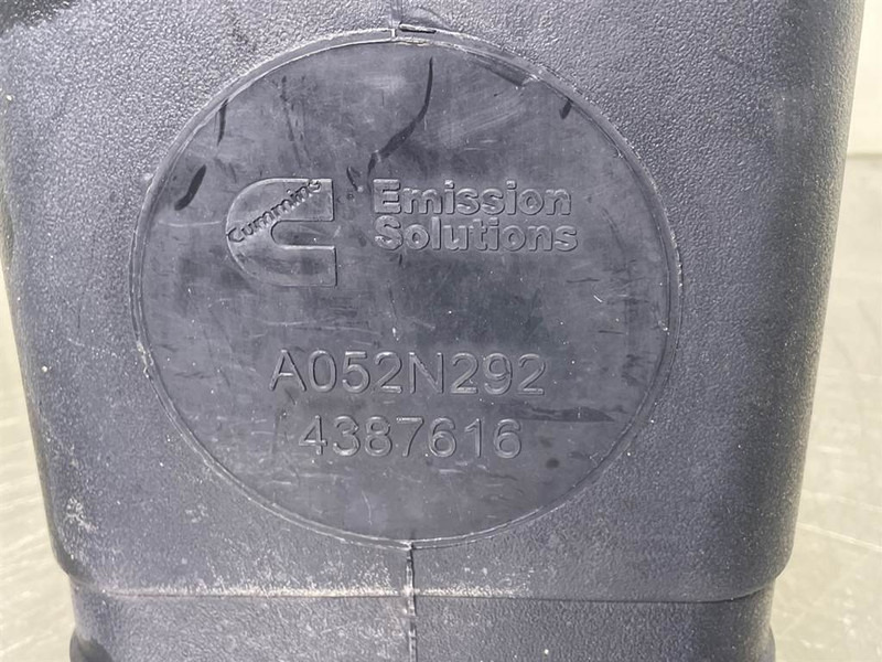Rāmis/ Šasija - Celtniecības tehnika Sennebogen 835E-Cummins 4387616-AdBlue tank: foto 6