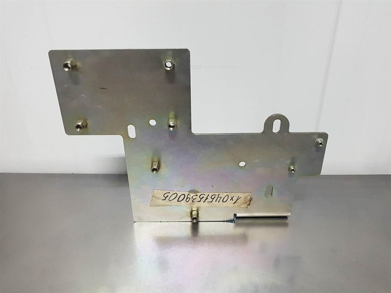 Terex Schaeff -0451539005-Bracket/Ventilhalterplatte/Plaat - Rāmis/ Šasija - Celtniecības tehnika: foto 4 Terex Schaeff -0451539005-Bracket/Ventilhalterplatte/Plaat - Rāmis/ Šasija - Celtniecības tehnika: foto 4