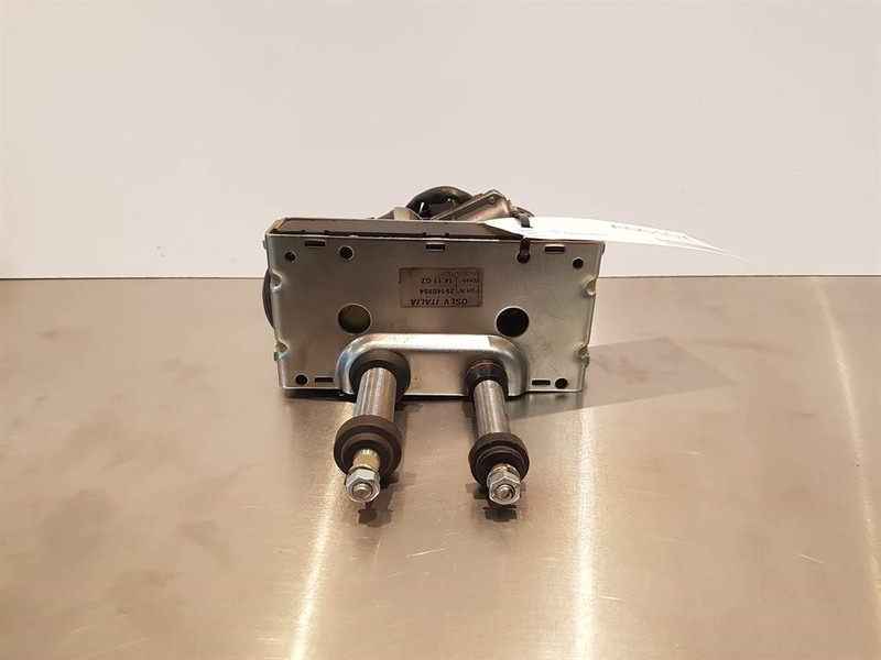 Terex TL/SKL-5388665416-OSLV-Wiper motor/Wischermotor - Elektrosistēma - Celtniecības tehnika: foto 1 Terex TL/SKL-5388665416-OSLV-Wiper motor/Wischermotor - Elektrosistēma - Celtniecības tehnika: foto 1