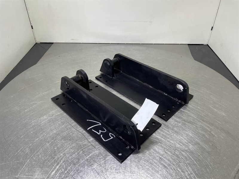 Terex TL/SKL/SKS - Adapter plate/Adapterplatte/Aanlasoor - Ātrā sakabe - Celtniecības tehnika: foto 2 Terex TL/SKL/SKS - Adapter plate/Adapterplatte/Aanlasoor - Ātrā sakabe - Celtniecības tehnika: foto 2