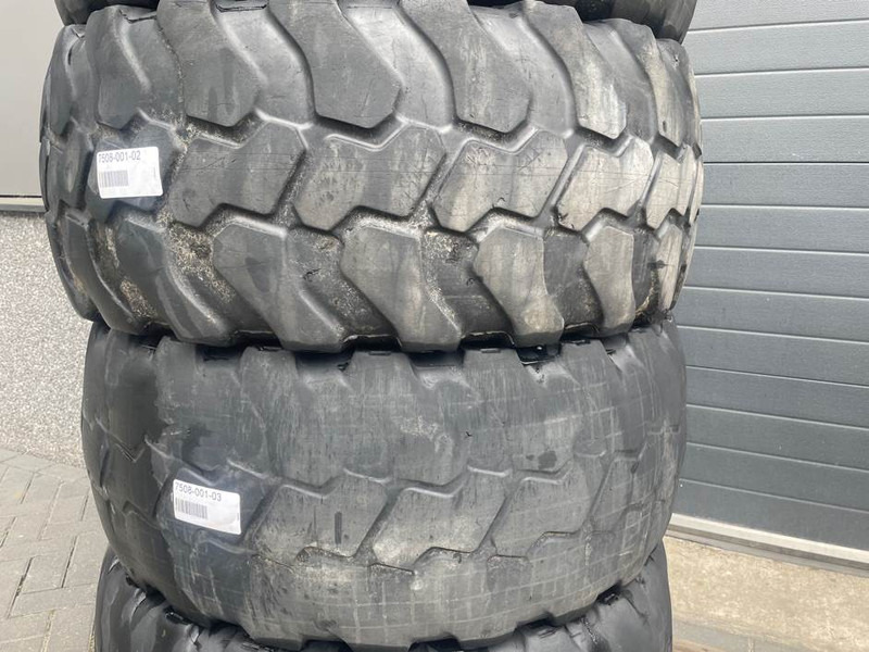 Terex TL120-Barkley 405/70R20-Tire/Reifen/Band - Riepas un diski - Celtniecības tehnika: foto 4 Terex TL120-Barkley 405/70R20-Tire/Reifen/Band - Riepas un diski - Celtniecības tehnika: foto 4