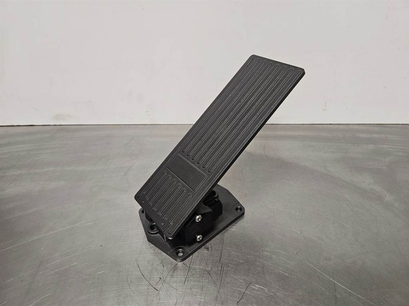 Terex TL260-5350260006-Gas pedal/Fusspedal/Gaspedaal - Elektrosistēma - Celtniecības tehnika: foto 3 Terex TL260-5350260006-Gas pedal/Fusspedal/Gaspedaal - Elektrosistēma - Celtniecības tehnika: foto 3