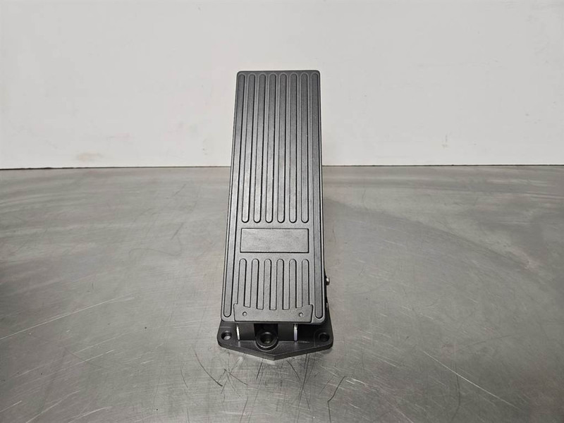 Terex TL260-5350260006-Gas pedal/Fusspedal/Gaspedaal - Elektrosistēma - Celtniecības tehnika: foto 2 Terex TL260-5350260006-Gas pedal/Fusspedal/Gaspedaal - Elektrosistēma - Celtniecības tehnika: foto 2