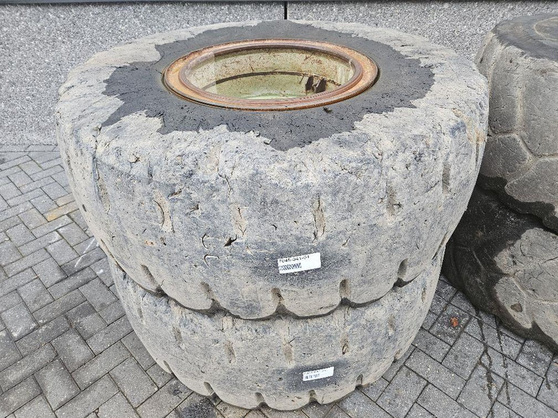 Terex TL260S-Banden 20.5-R25-Solid wheels / Full Gummi - Riepas un diski - Celtniecības tehnika: foto 3 Terex TL260S-Banden 20.5-R25-Solid wheels / Full Gummi - Riepas un diski - Celtniecības tehnika: foto 3