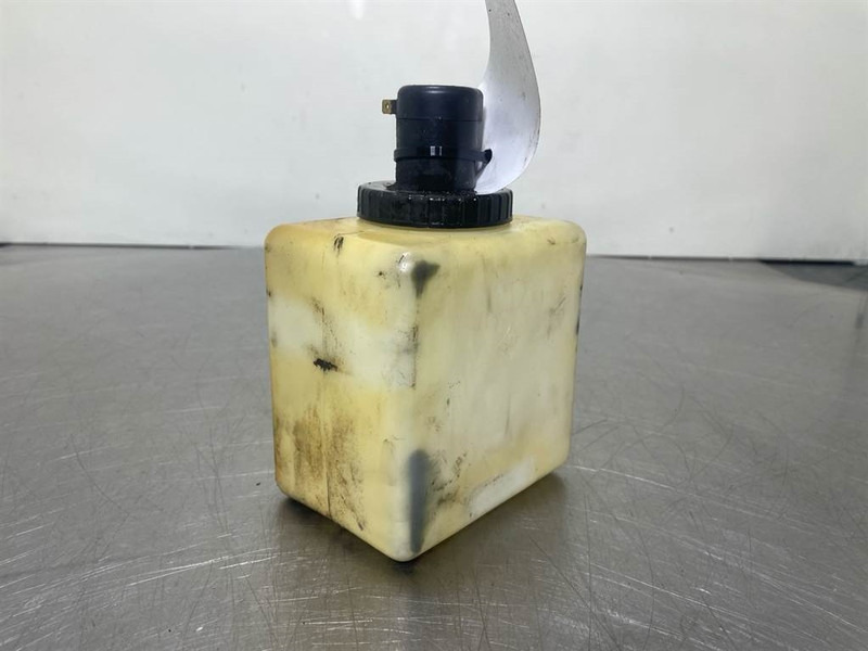 Terex TW150-3602515-Tank/Behälter/Reservoir - Kabīne un interjers - Celtniecības tehnika: foto 1 Terex TW150-3602515-Tank/Behälter/Reservoir - Kabīne un interjers - Celtniecības tehnika: foto 1